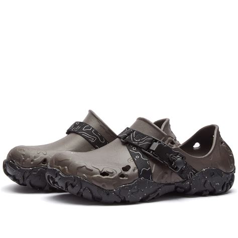 crocs atlas shoes.